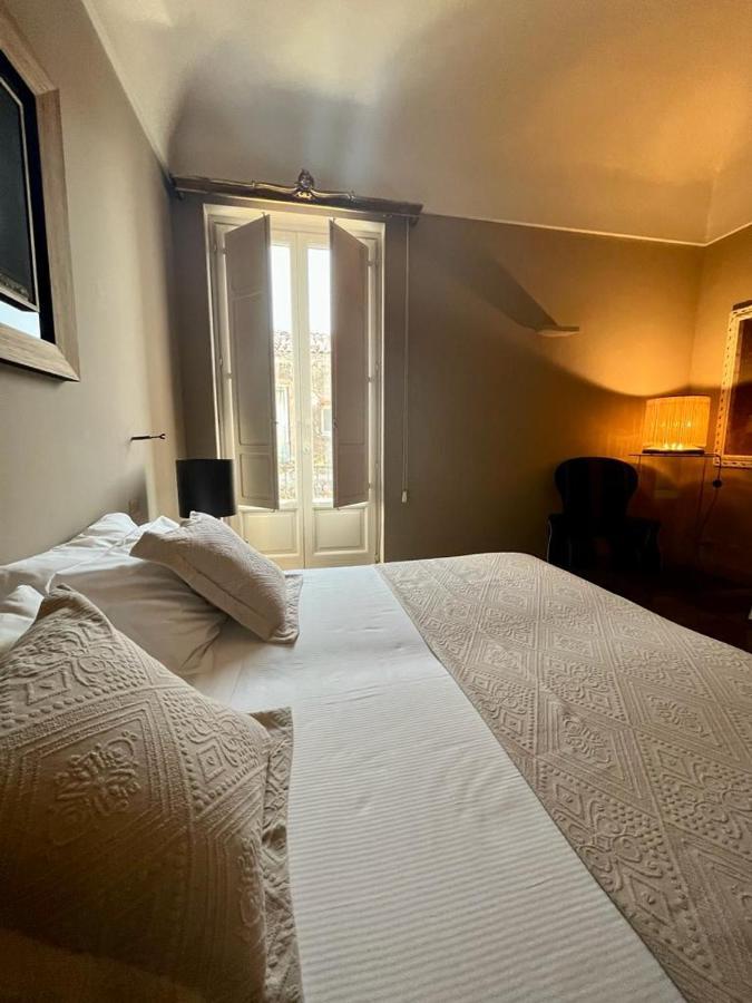 อัสมุนโด ดี จีซิรา Hotel คาตาเนีย ภายนอก รูปภาพ